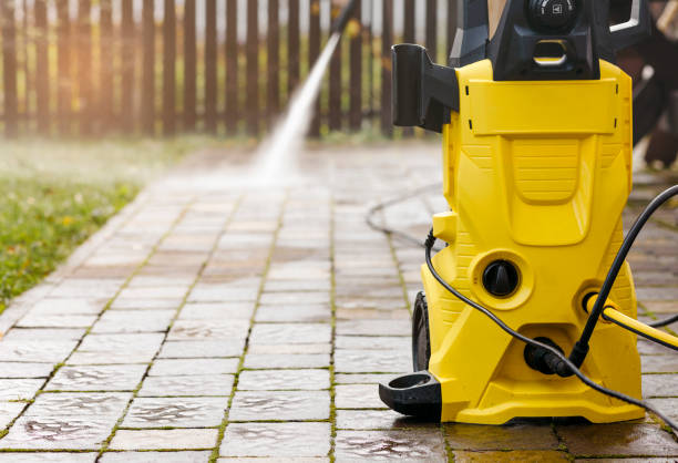 Why Choose Our Pressure Washing Services in Florida